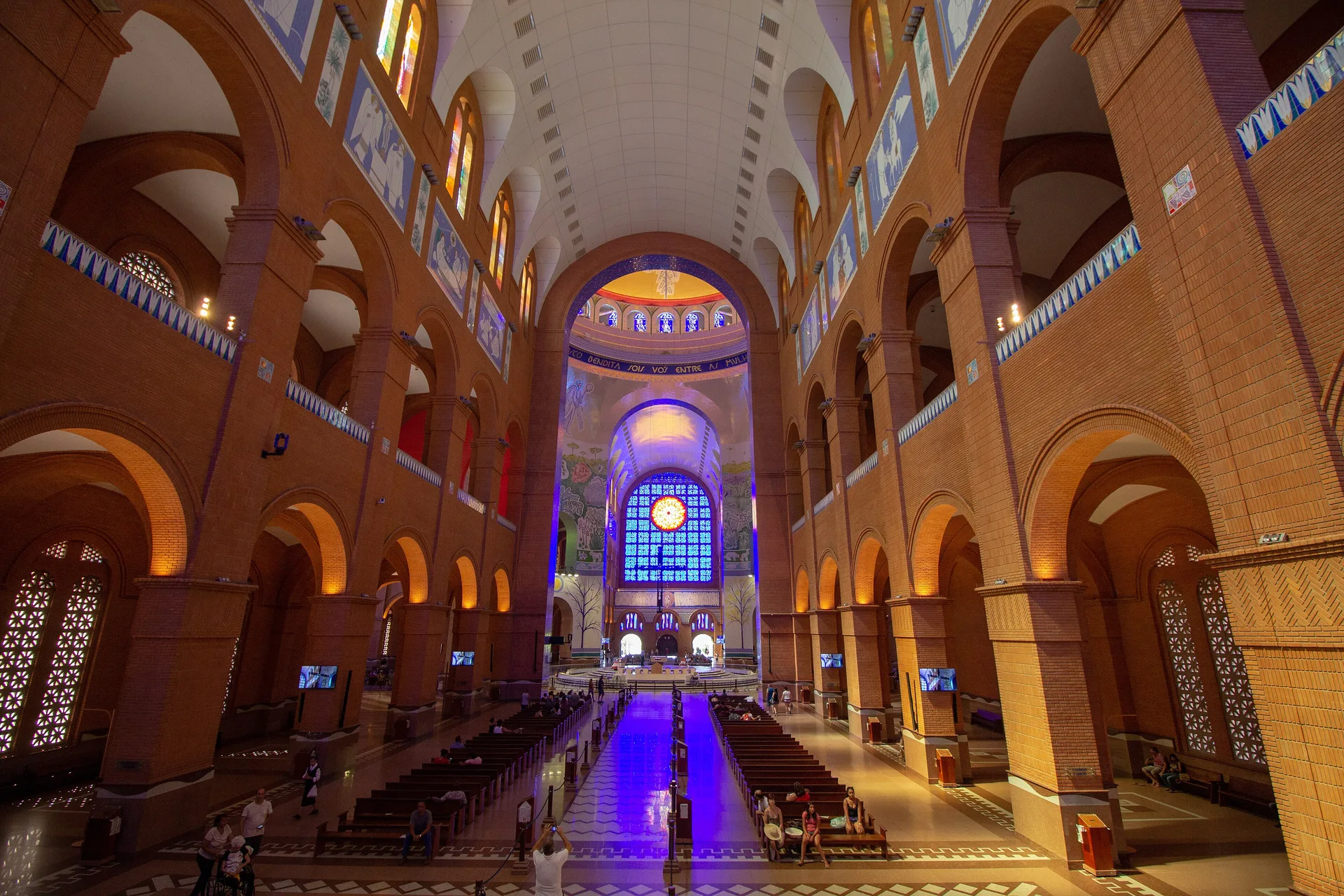 Interior do Santuário Nacional